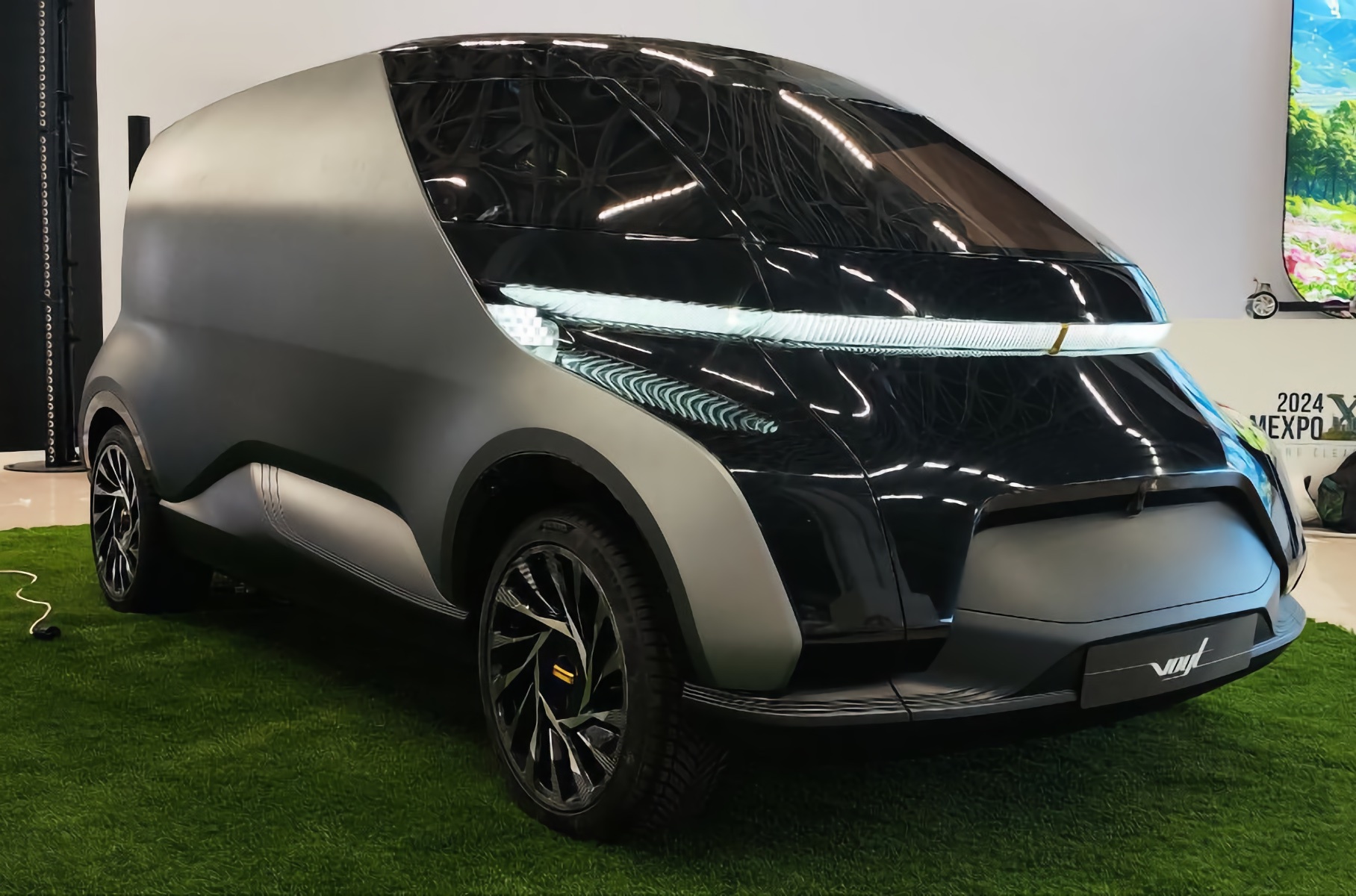 Госкорпорация «Росатом» показала прототип собственного электромобиля