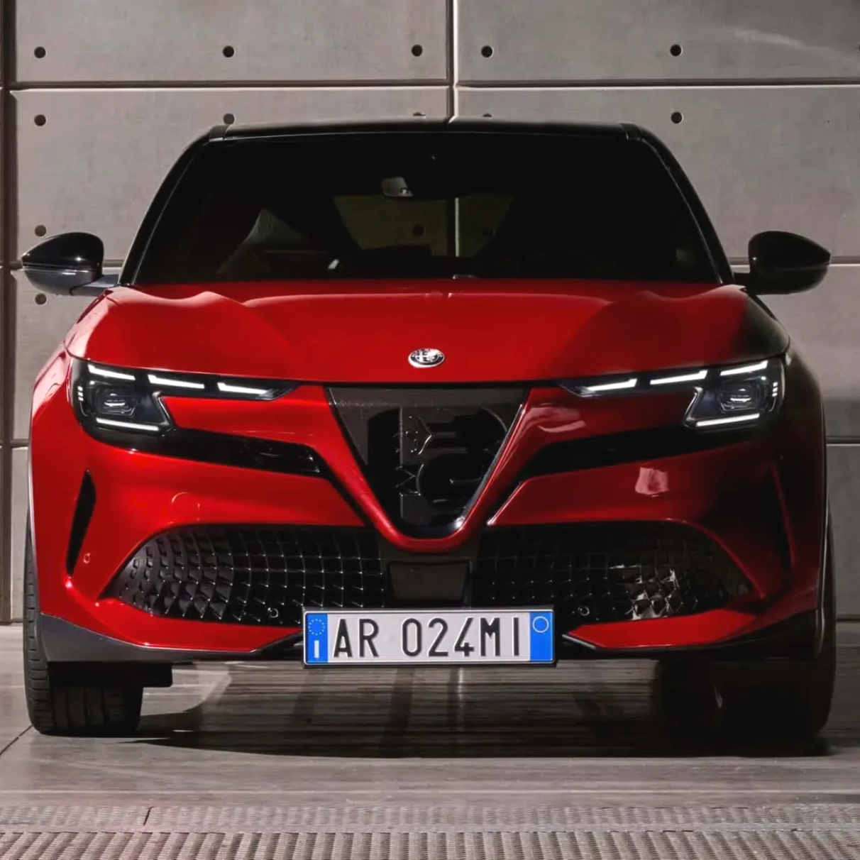 Кроссоверу Alfa Romeo Milano пришлось сменить имя. И вот почему — Motor