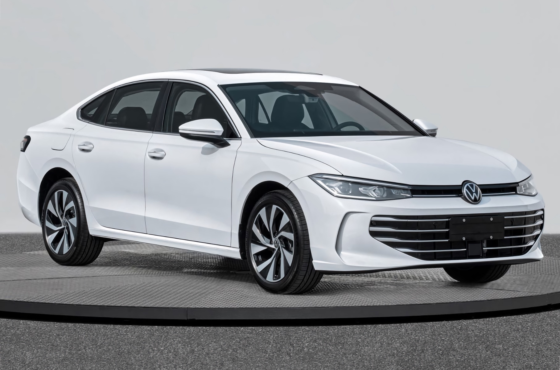 Появились фотографии нового седана Volkswagen Passat для Китая