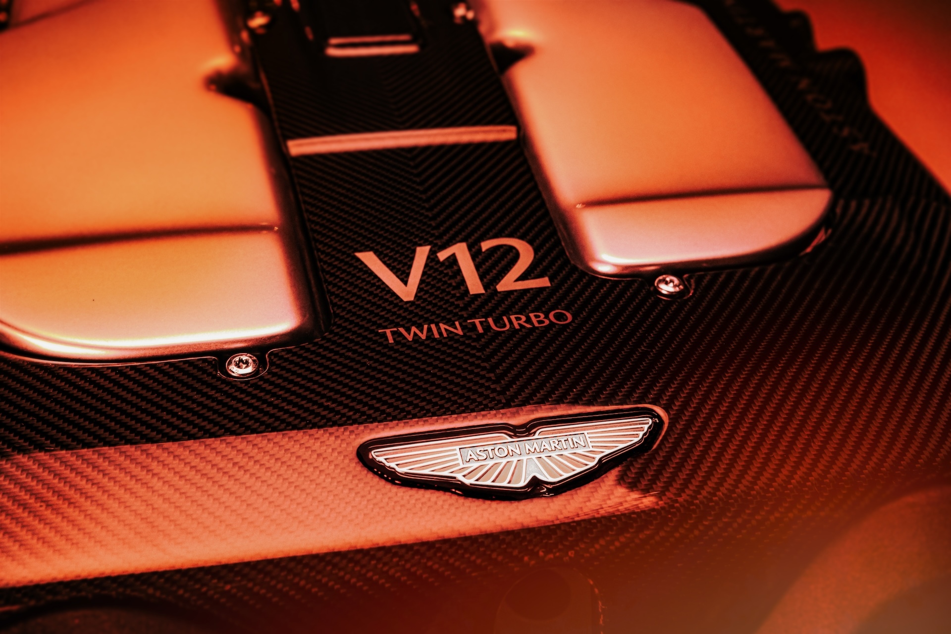 Aston Martin анонсировал появление нового мотора V12 на суперкаре Vanquish