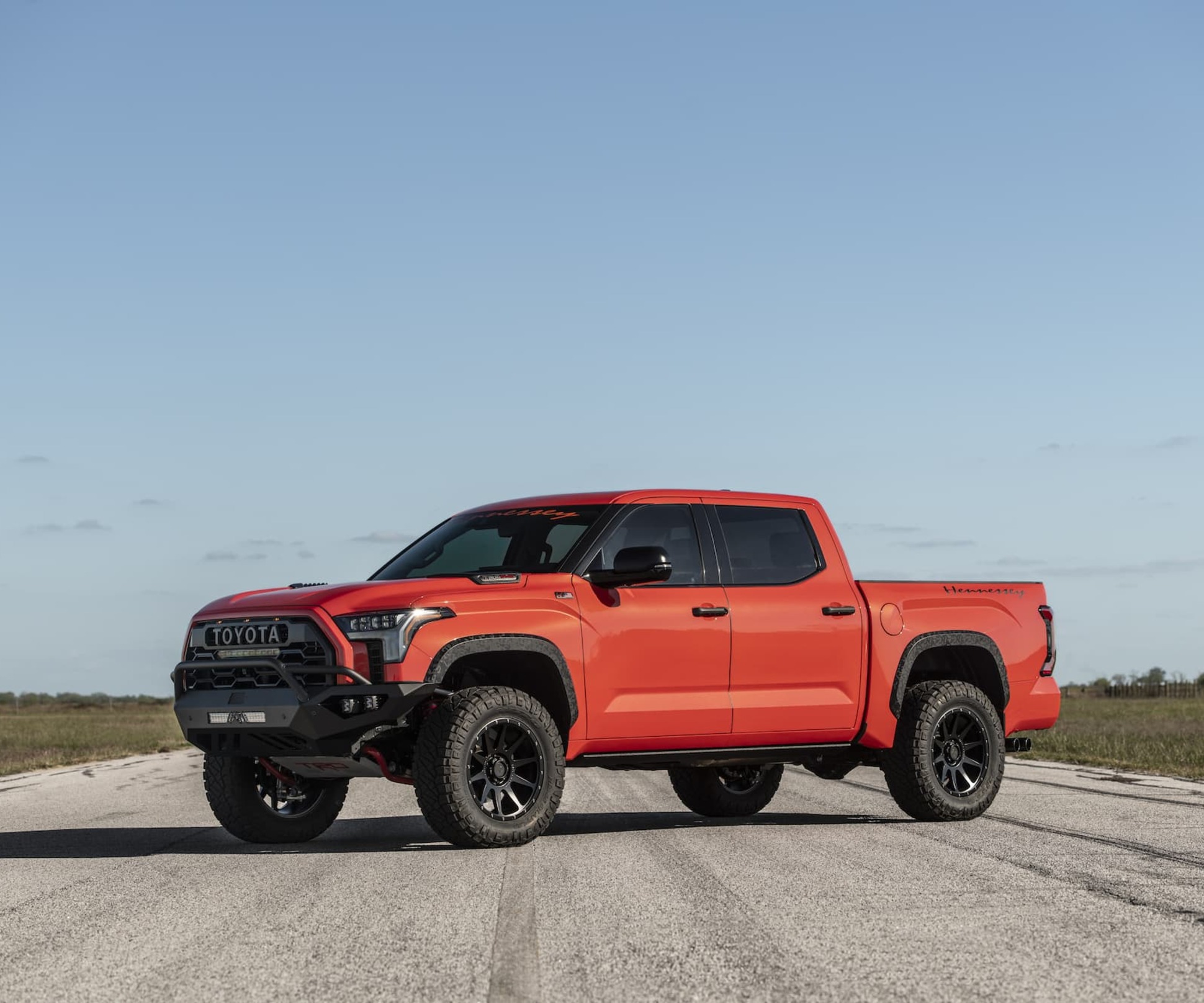 Hennessey скромно доработала пикап Toyota Tundra TRD — Motor