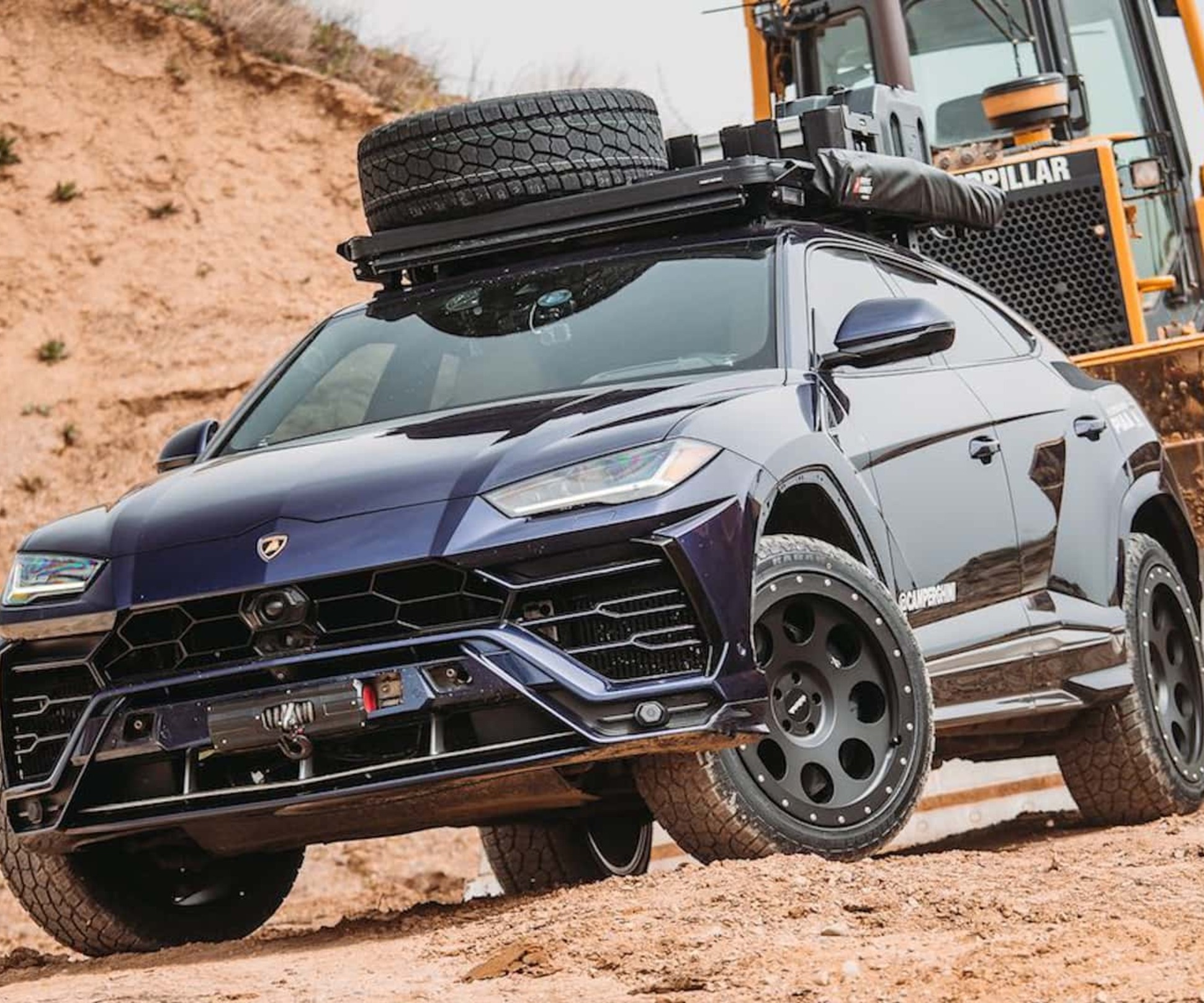 Lamborghini Urus превратили в спортивный внедорожный кемпер — Motor