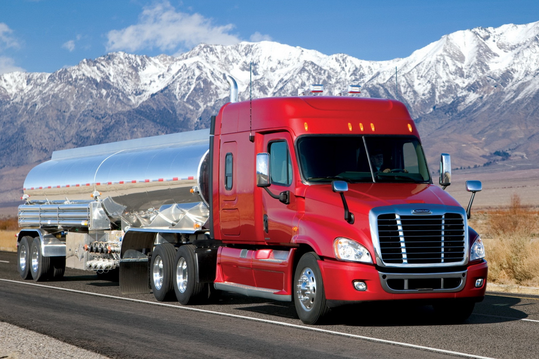 Daimler похвастался рекордом продаж тягачей Freightliner Cascadia