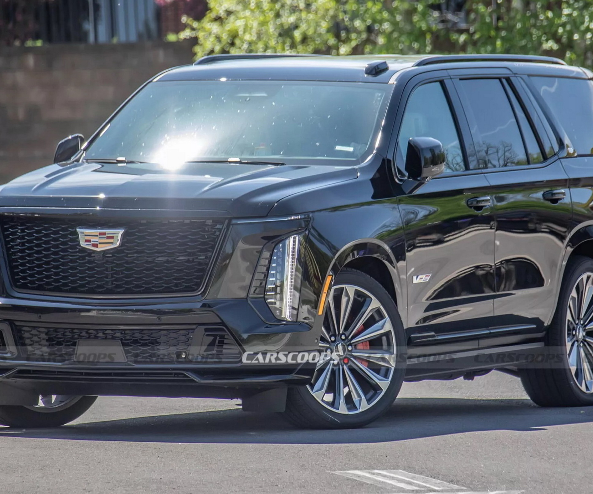 Обновленный Cadillac Escalade с диким дисплеем раскрыли до премьеры — Motor