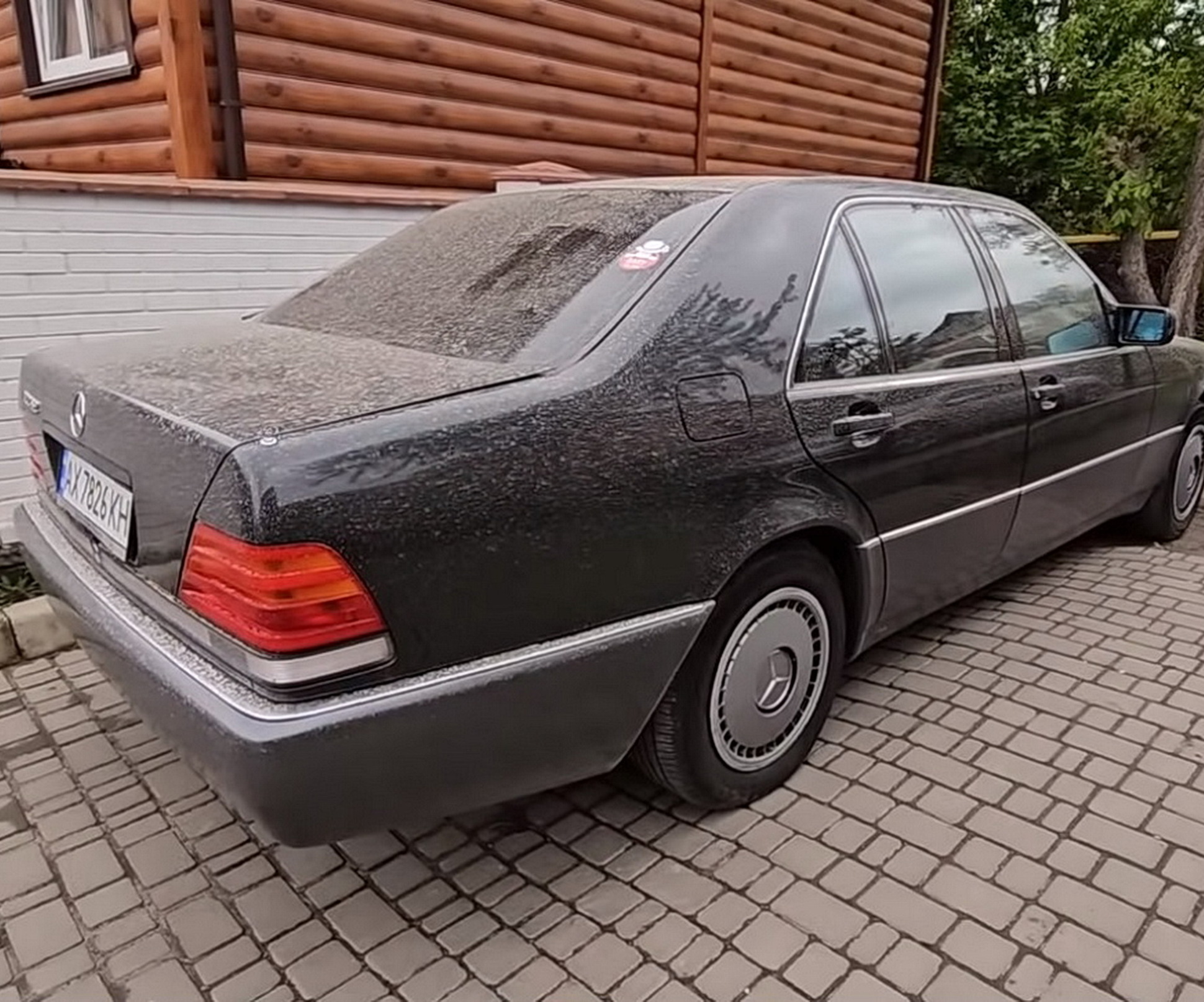 В Украине обнаружили Mercedes W140, простоявший в гараже с 1990-х — Motor