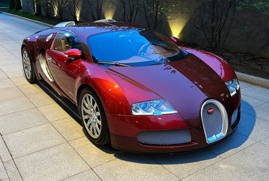 В Москве за 185 миллионов рублей продают гиперкар Bugatti Veyron
