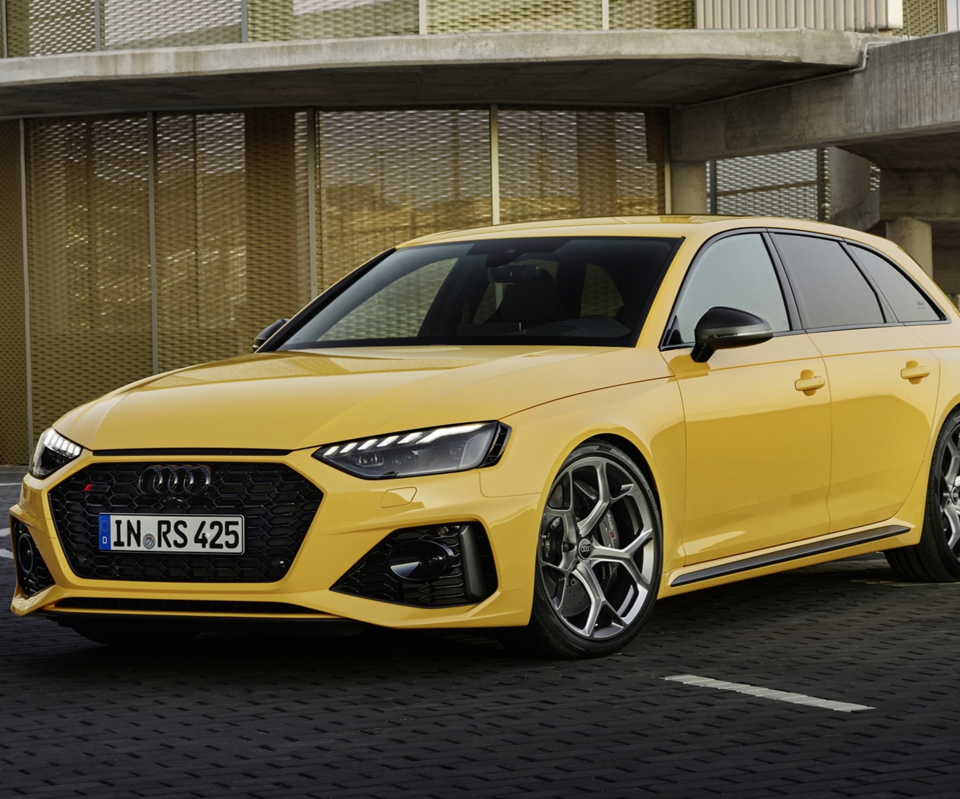 Универсал Audi RS 4 Avant получил спецверсию в честь собственного юбилея —  Motor