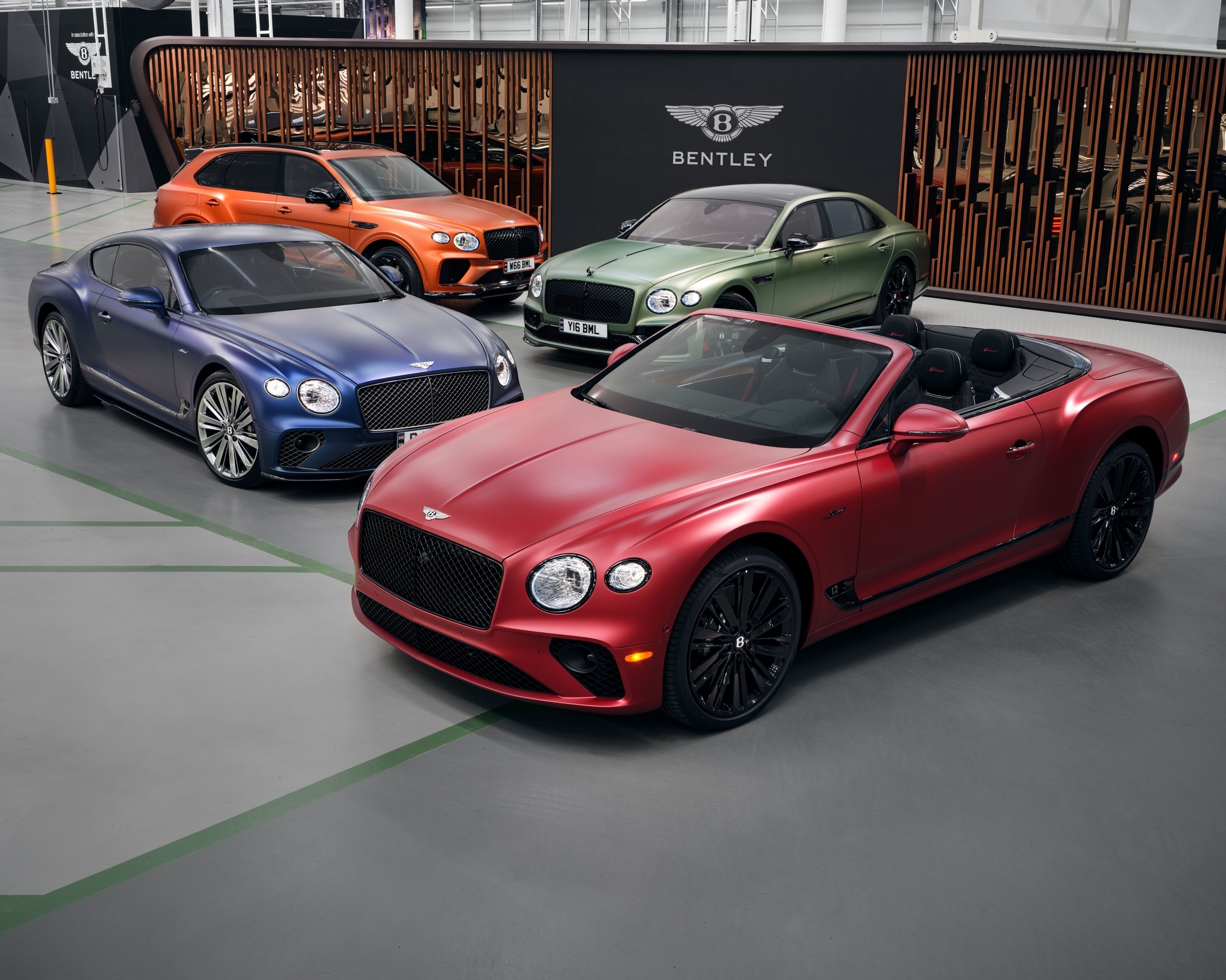 Компания Bentley представила модную матовую краску для своих моделей