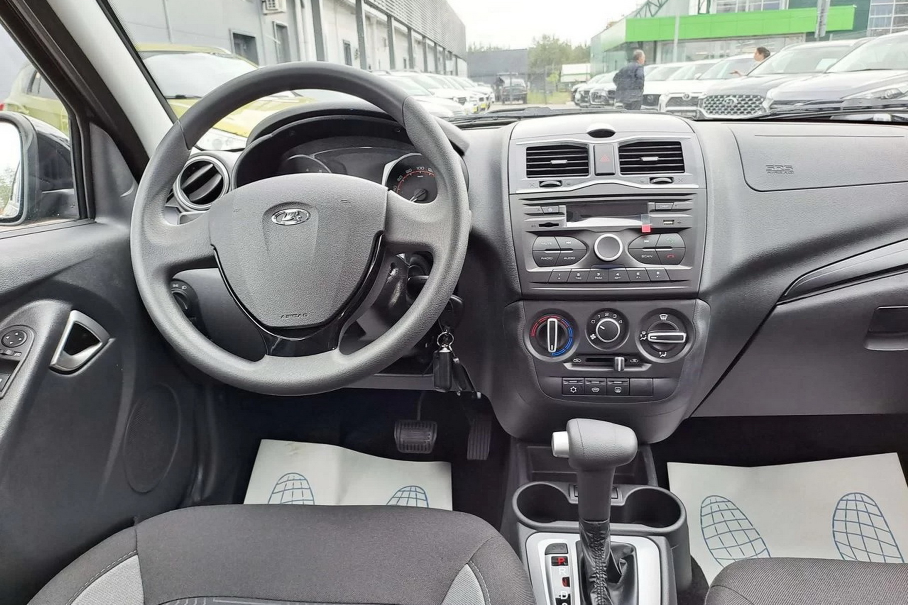 АвтоВАЗ поднял цены на дефицитные версии Lada Granta