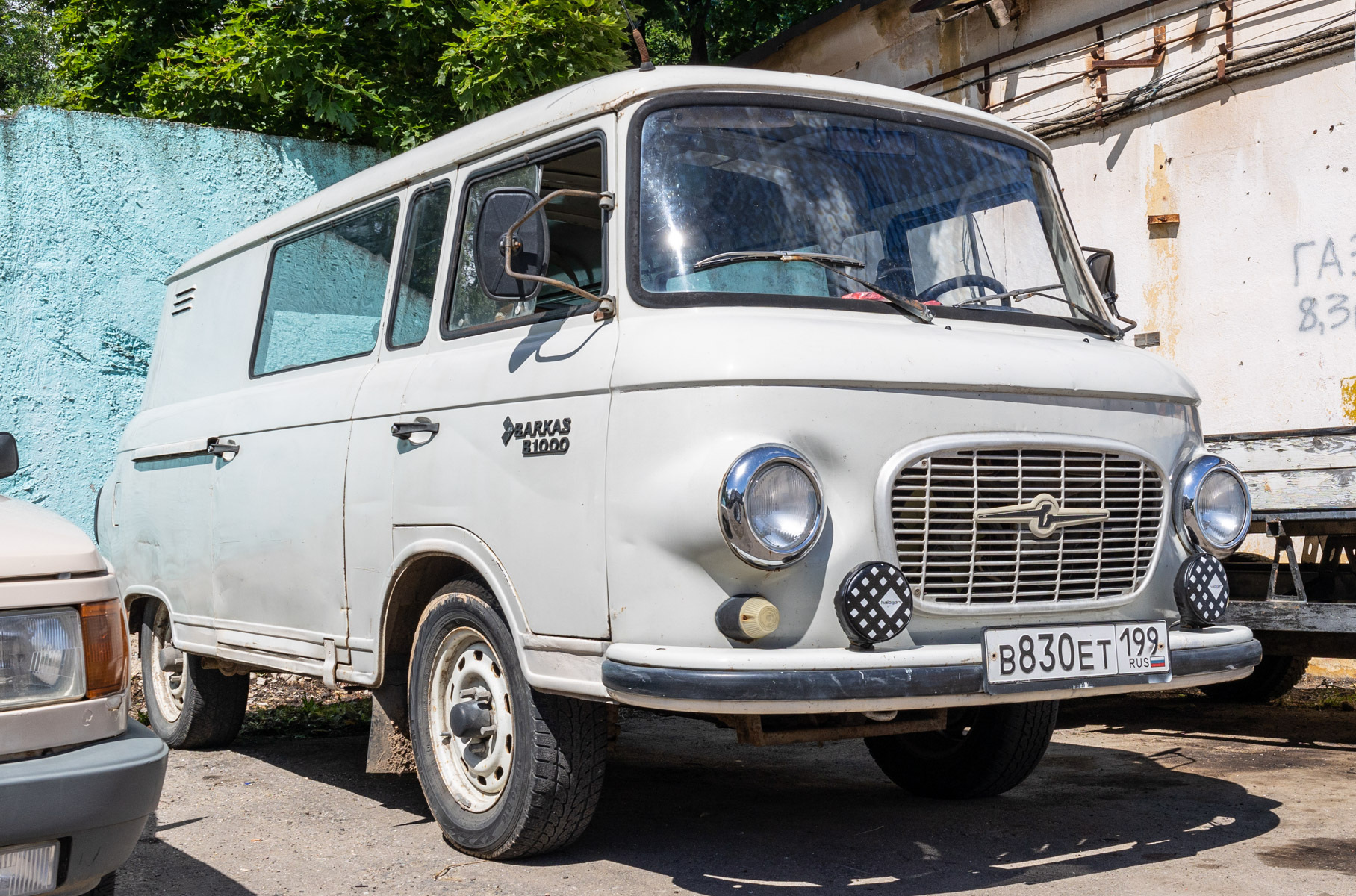 Самые яркие автомобили ретрофестиваля «Автобаза»