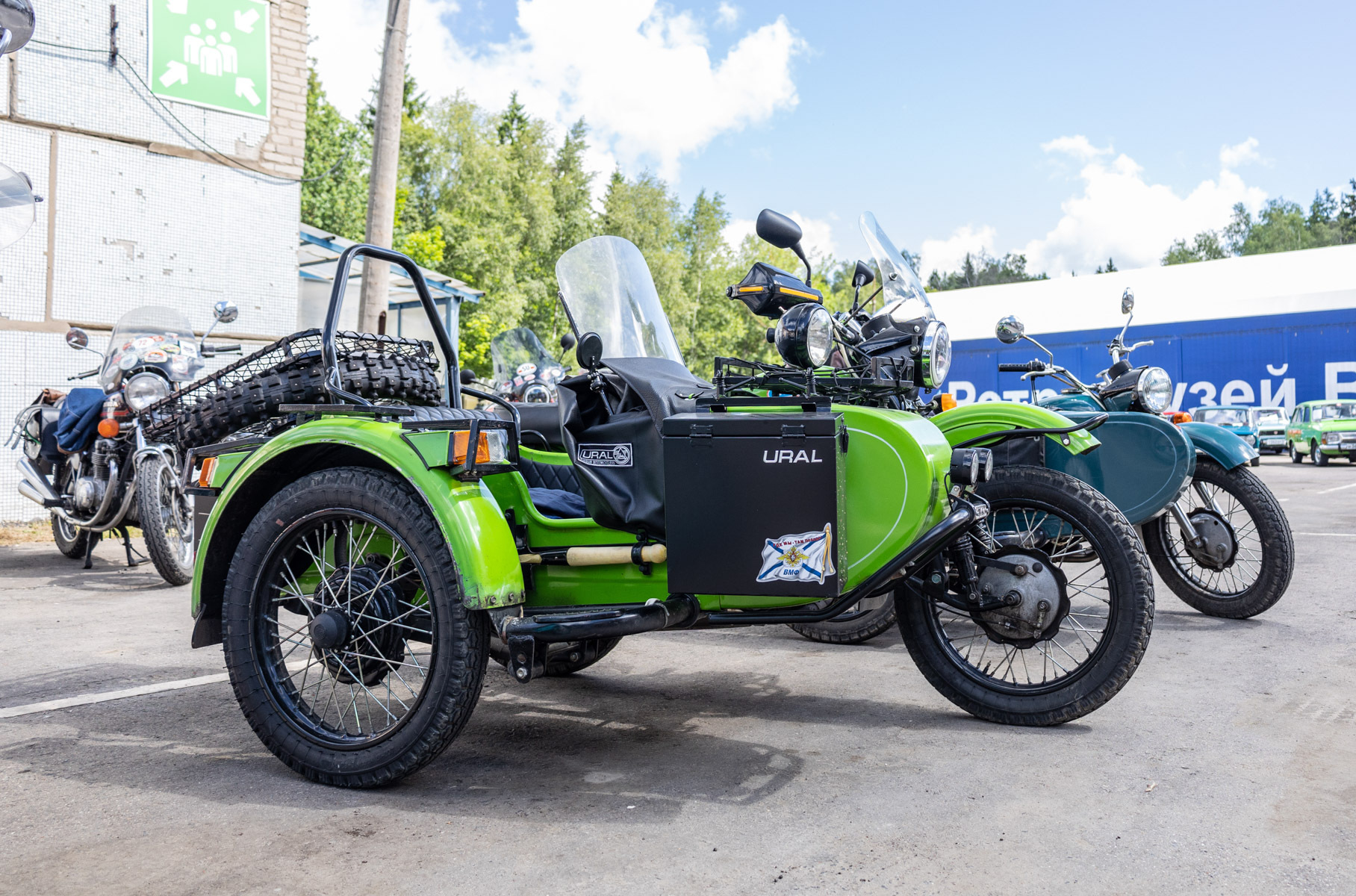 Самые яркие автомобили ретрофестиваля «Автобаза»