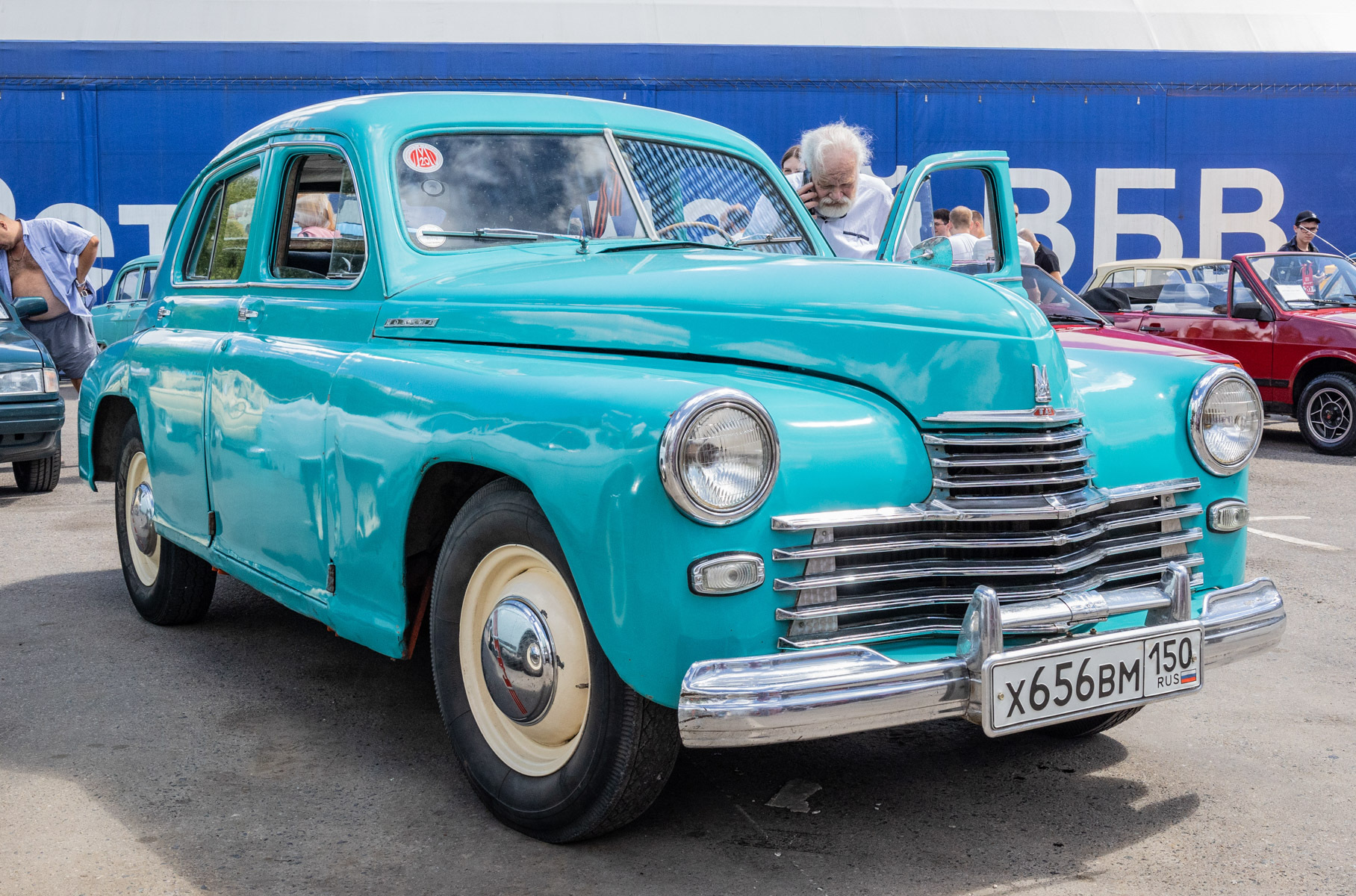 Самые яркие автомобили ретрофестиваля «Автобаза»