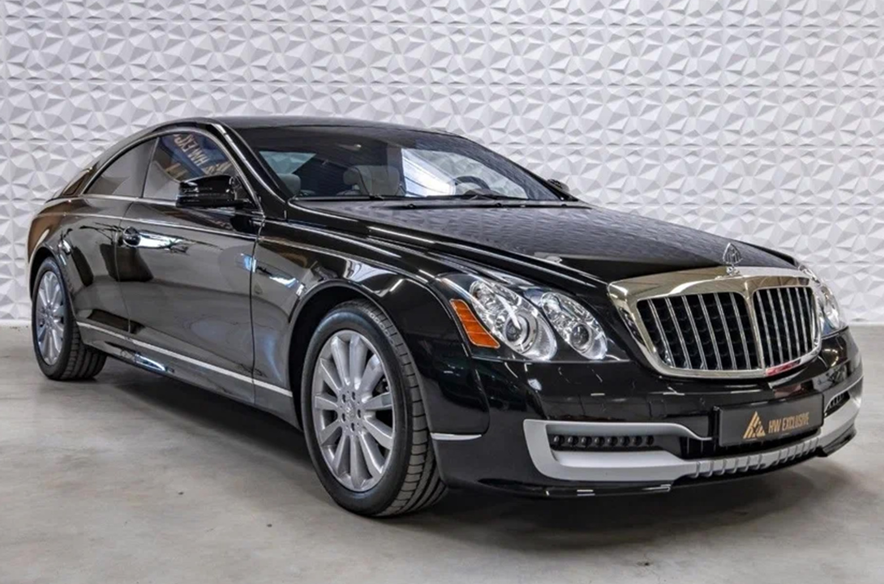 В России продают Maybach 57S футболиста «Барселоны»