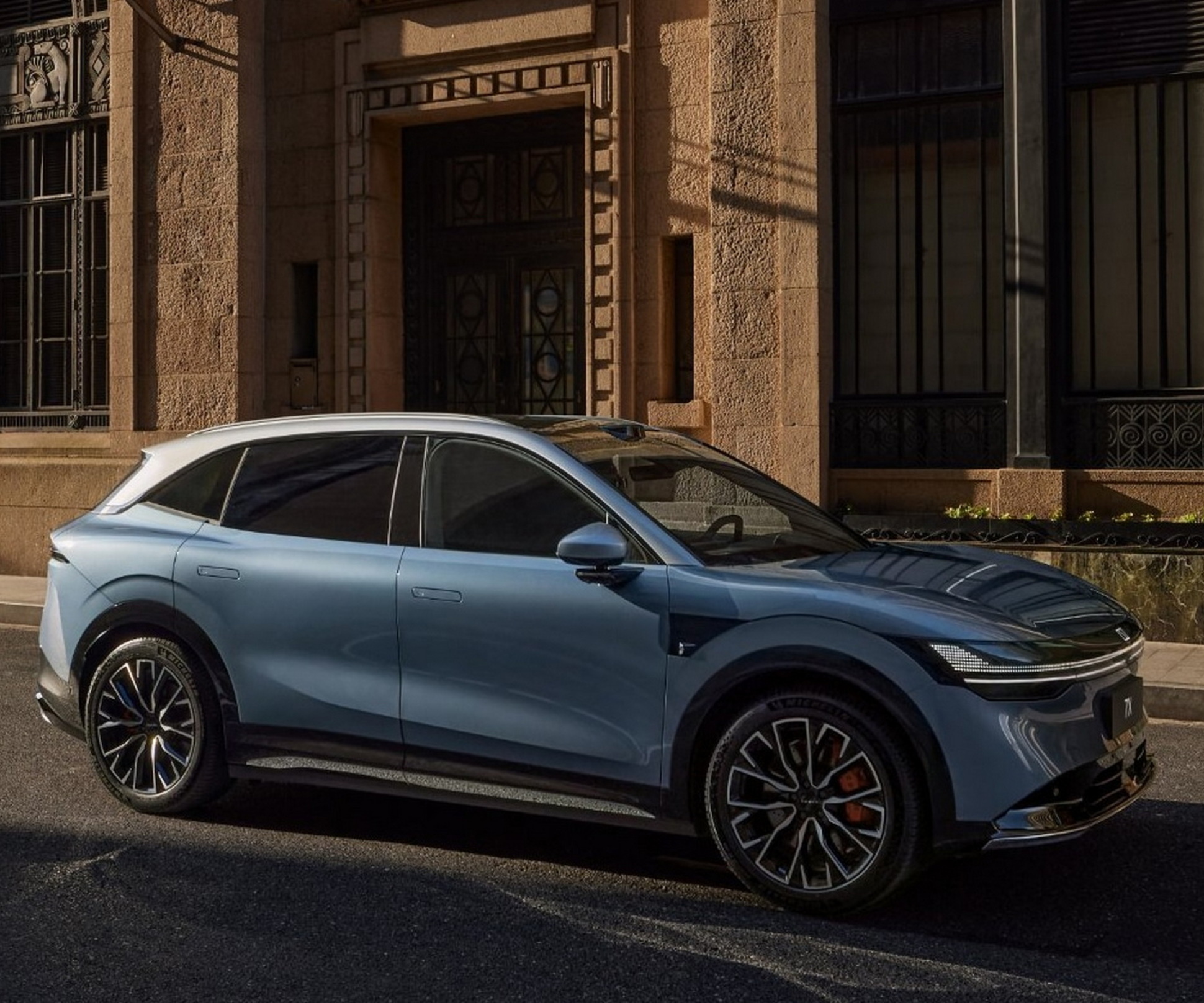 ZEEKR 7X ������