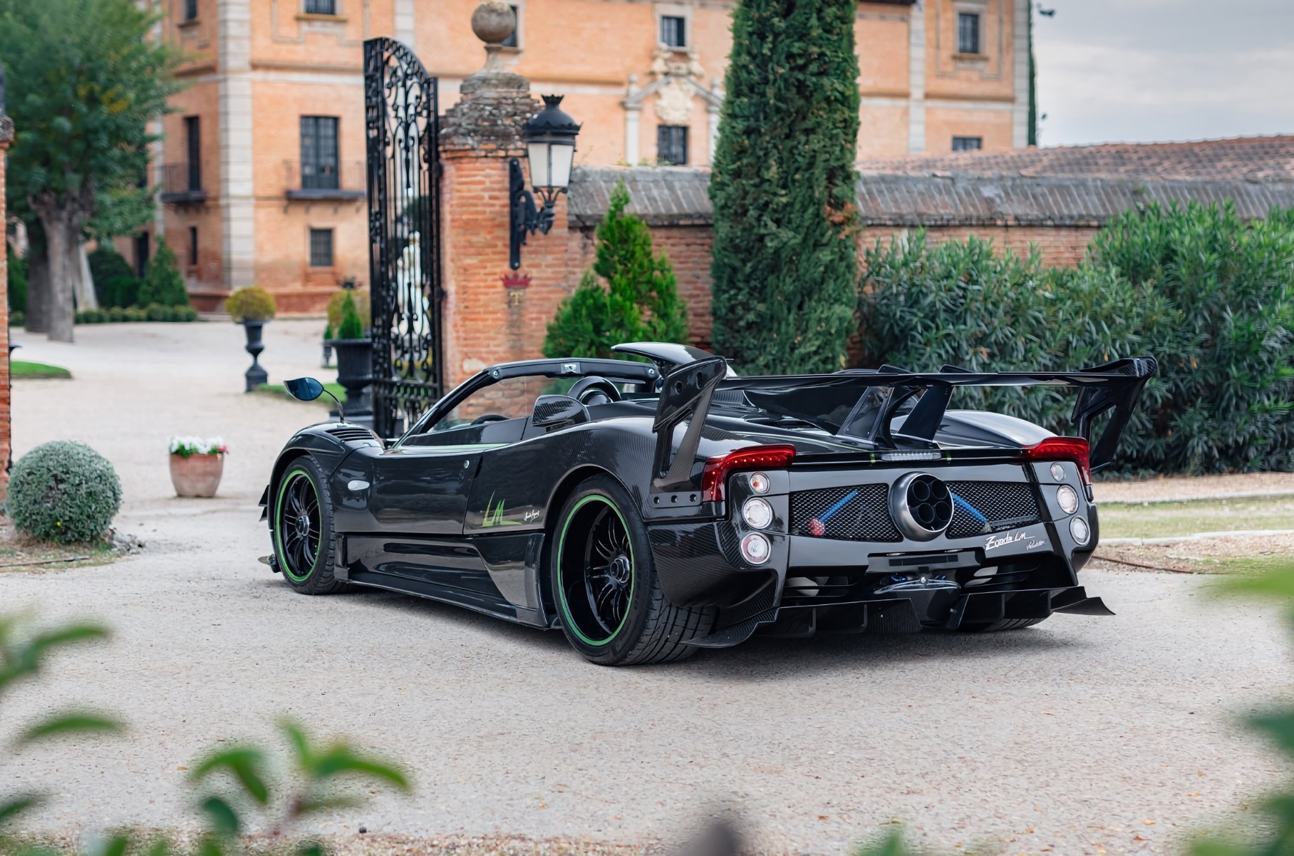 Штучный Pagani Zonda 760 LM Roadster продали за 11 миллионов долларов