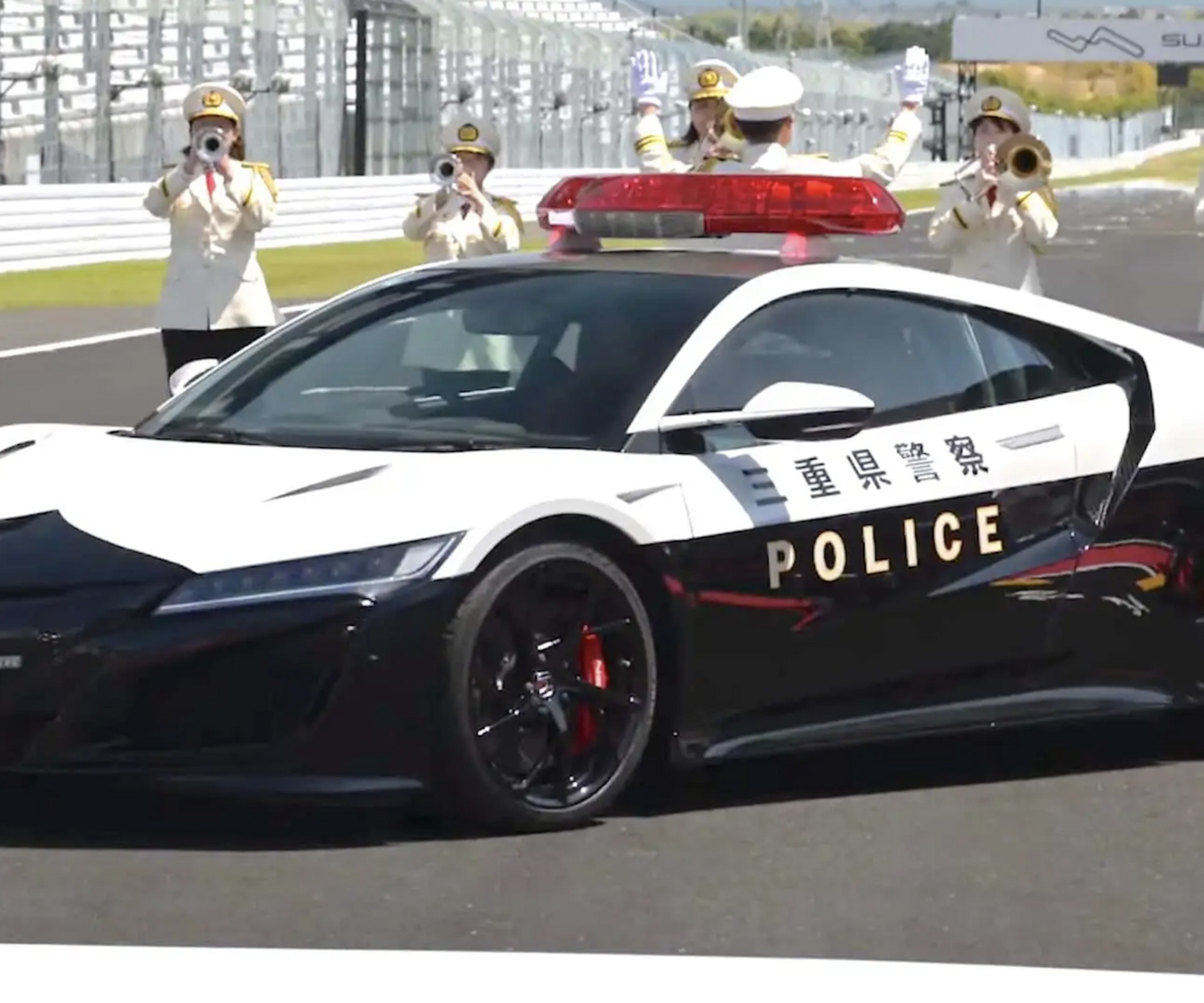 Японской полиции подарили гибридный суперкар Honda NSX: Новости