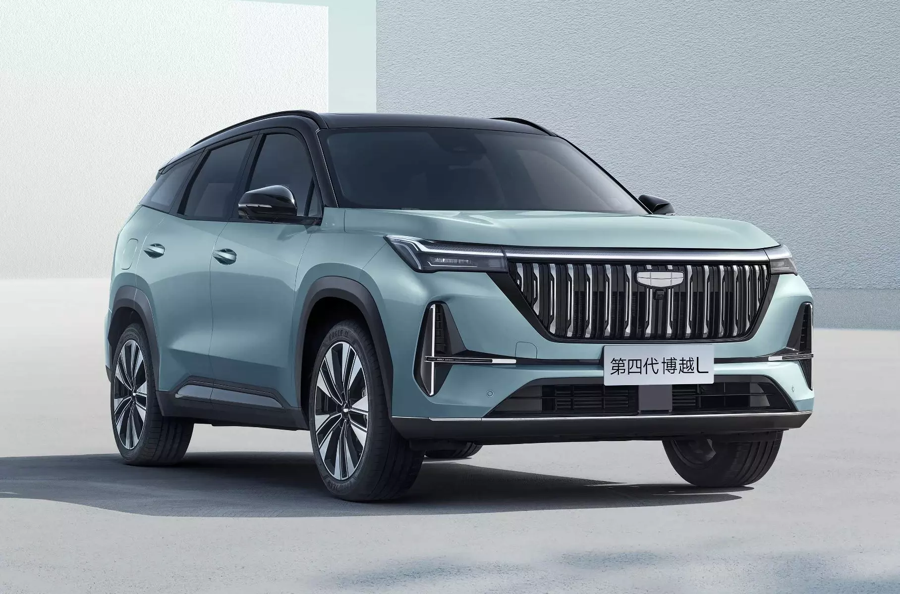 Китайцы покупают по новому Geely Atlas каждые две минуты