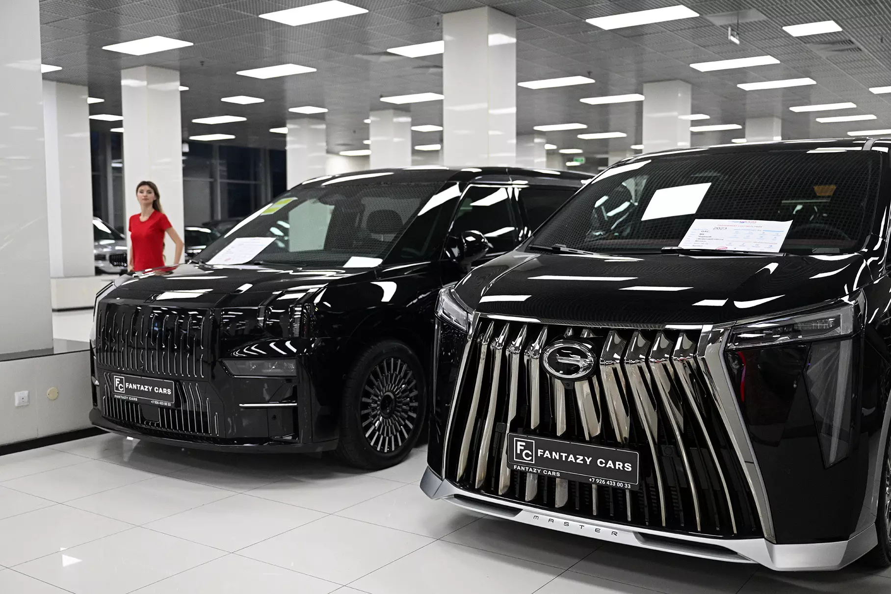 Китайские автопроизводители в 2025 году сократили экспорт легковых машин в РФ на 42%