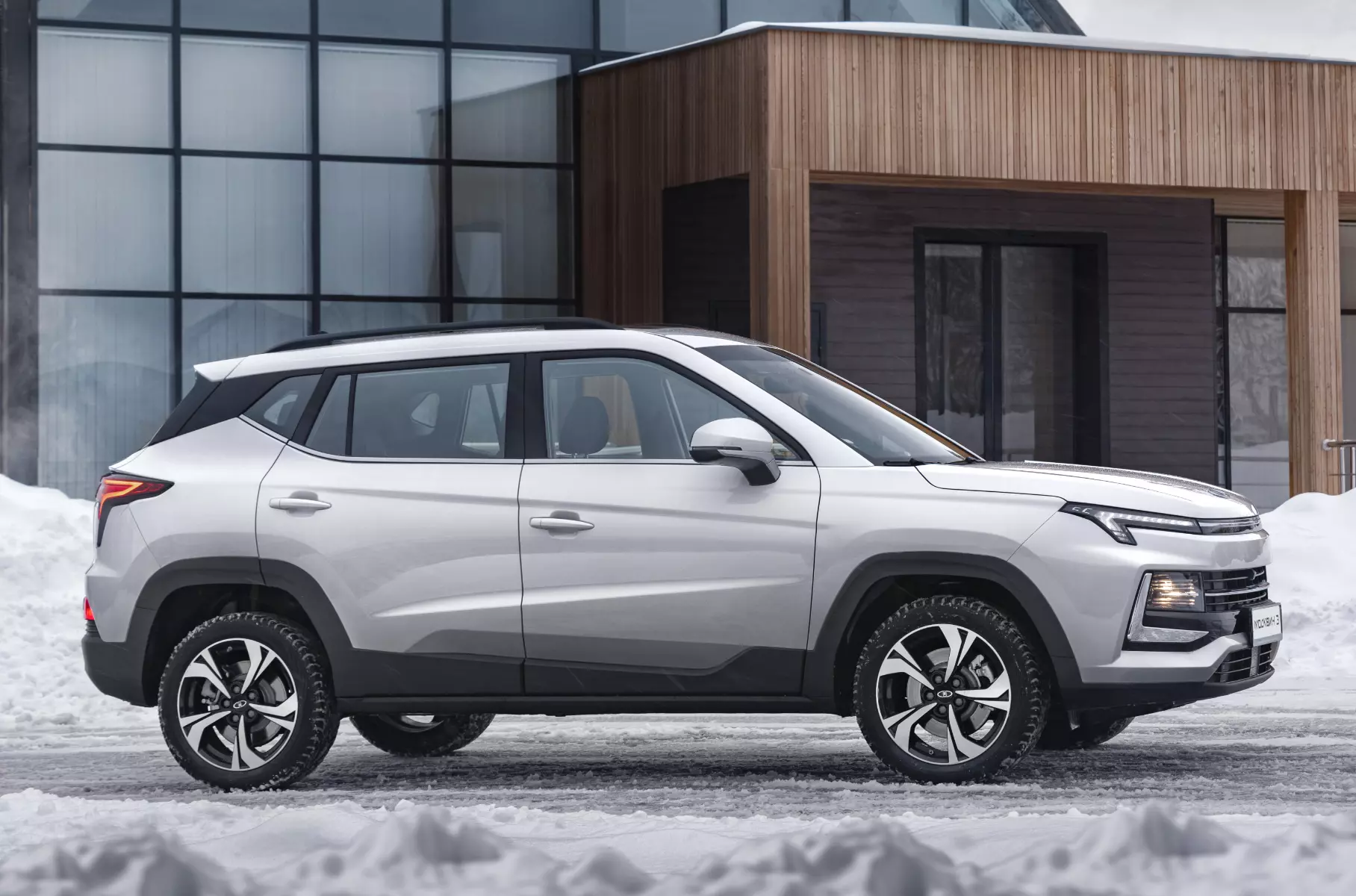 Продажи автомобилей Москвич упали на 33% в 2025 году