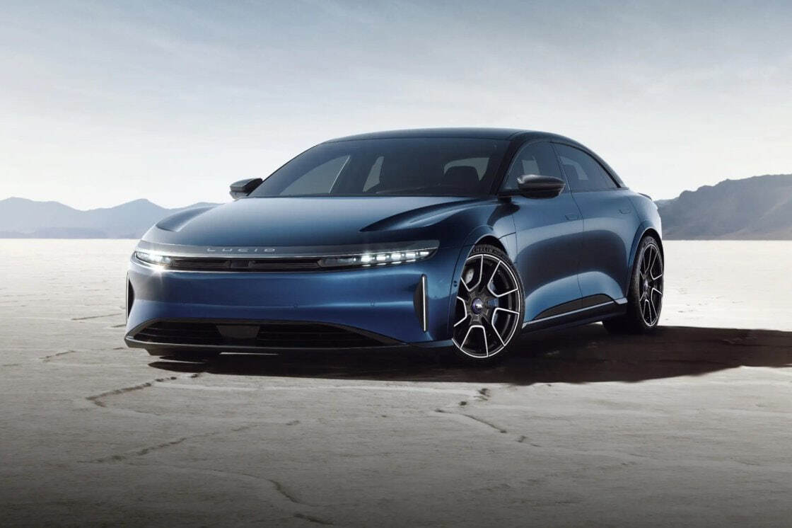 РГ: продажи рекордного электрокара Lucid Air Sapphire начались в Москве