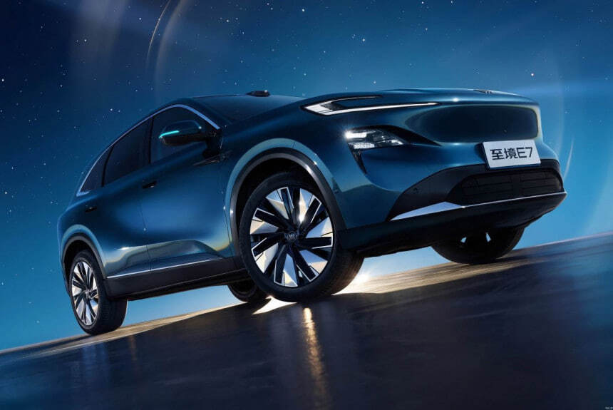 Buick показала гибридный кроссовер Electra E7 с запасом хода 1600 км и автопилотом