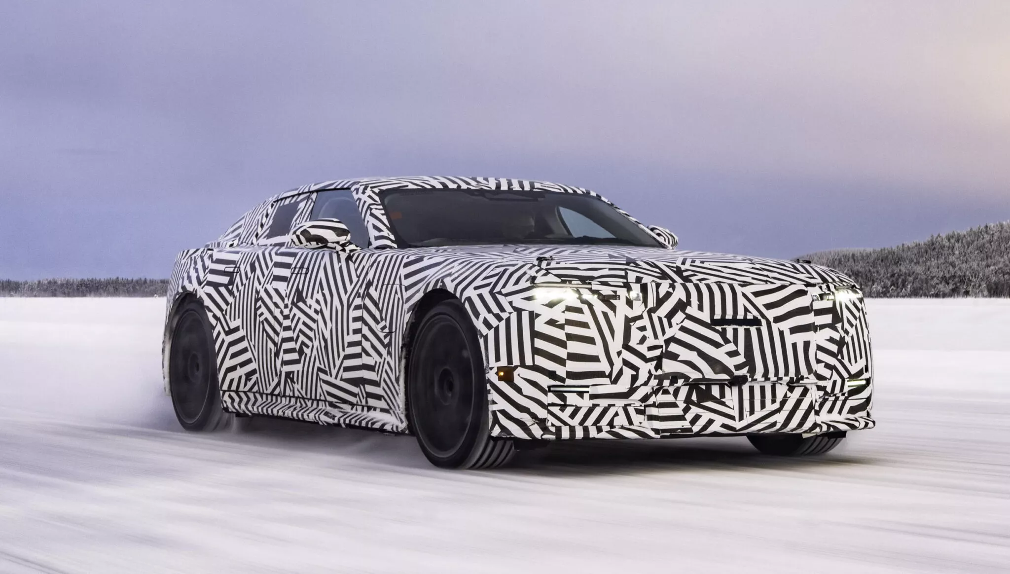 Самый мощный в истории Jaguar электрокар проходит испытания на севере Швеции