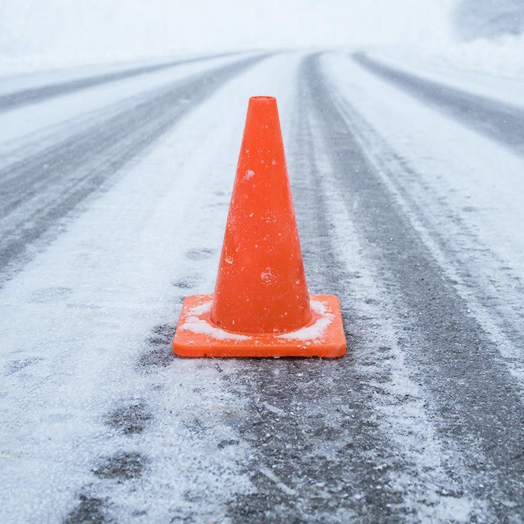 В Подмосковье столкнулись десять автомобилей, движение парализовано