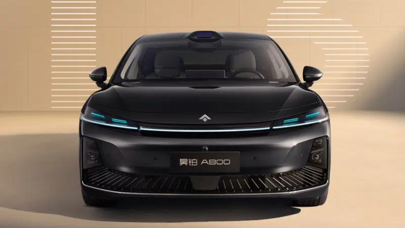 GAC представила новый седан Hyptec A800 с интеллектуальной панелью