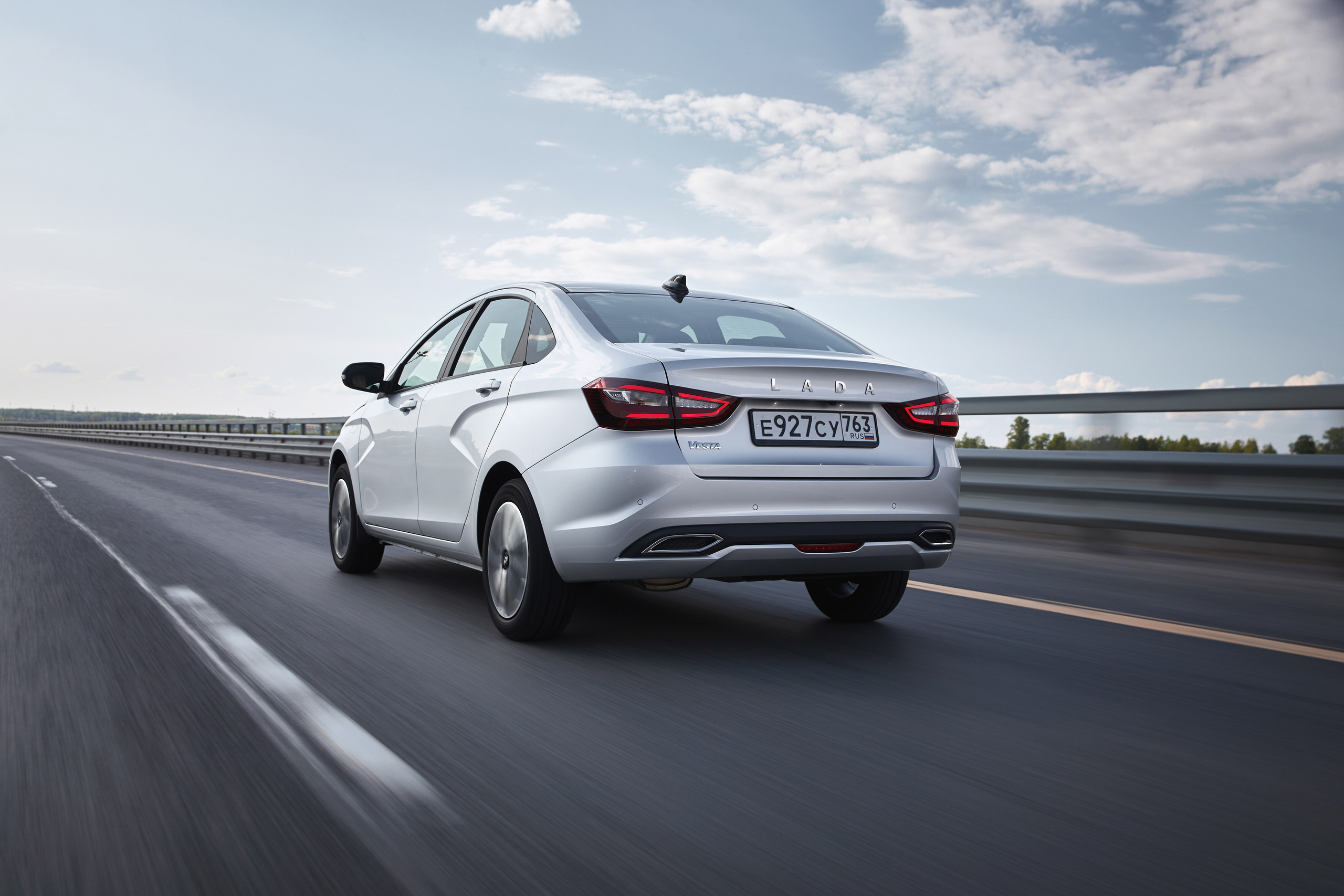 Минпромторг: в марте продажи новых автомобилей выросли на 32%