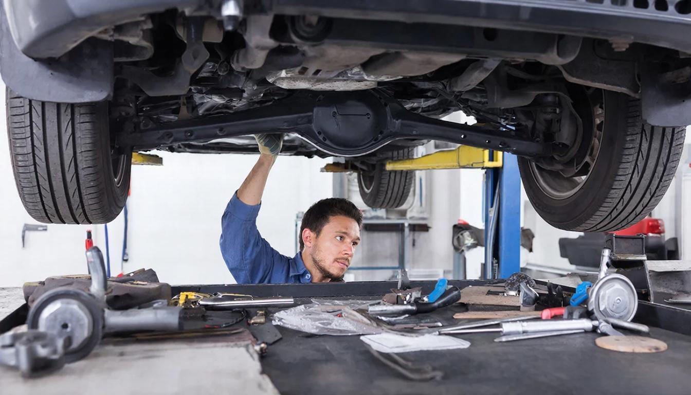 Автоэксперт Ревин перечислил 5 основных причин скрипа в подвеске автомобиля