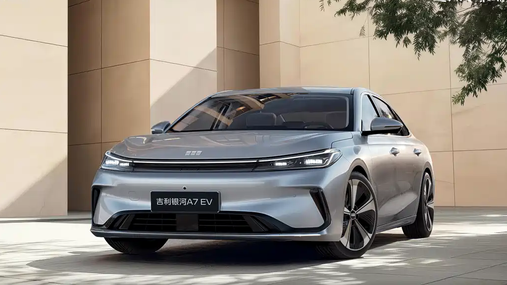 Geely опубликовала официальные изображения глобальной модели Galaxy A7 EV