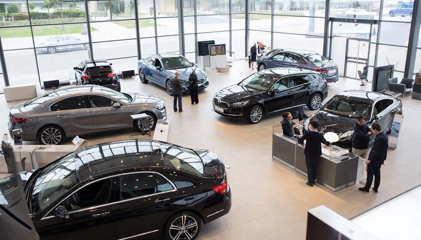 Автостат: продажи новых автомобилей в России снизились на 20%