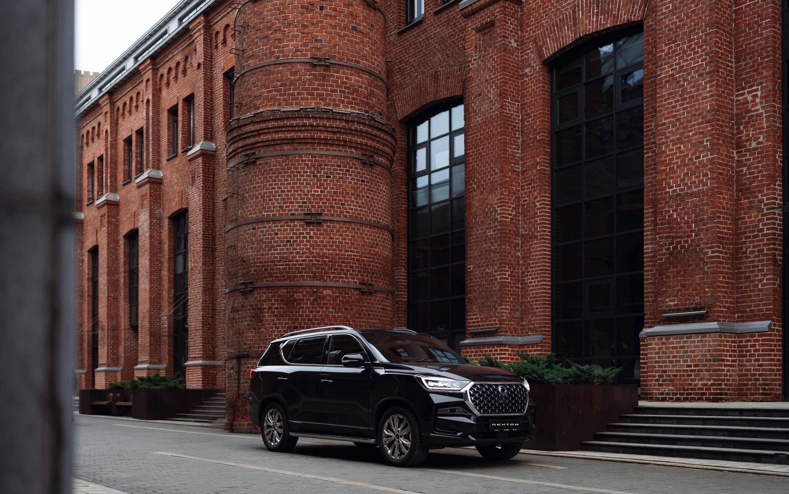 В продажу пошёл семиместный внедорожник KGM Rexton