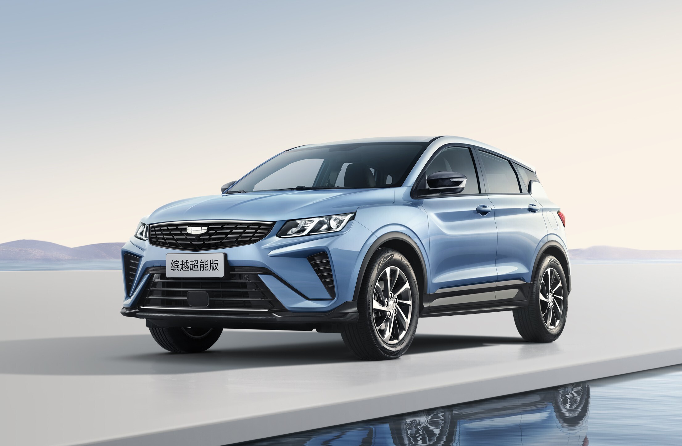 В продажу пошли кроссоверы Geely Coolray стоимостью 1,5 млн рублей