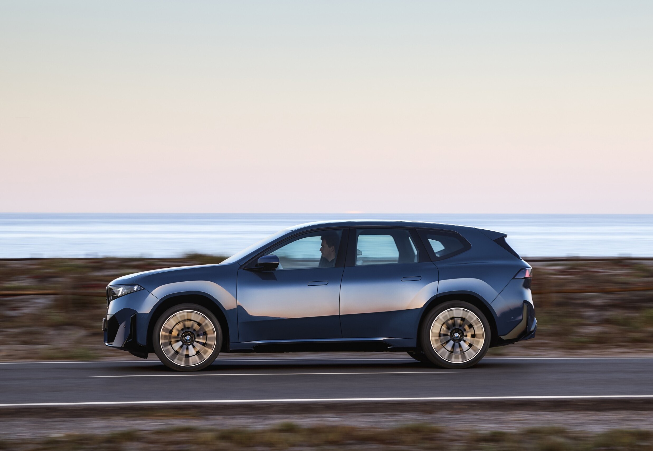 BMW сделала так, чтобы электрический iX3 стоил дешевле бензинового X3