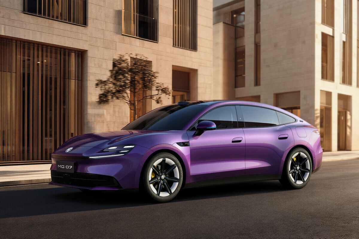 Китайская MG показала похожий на Porsche седан