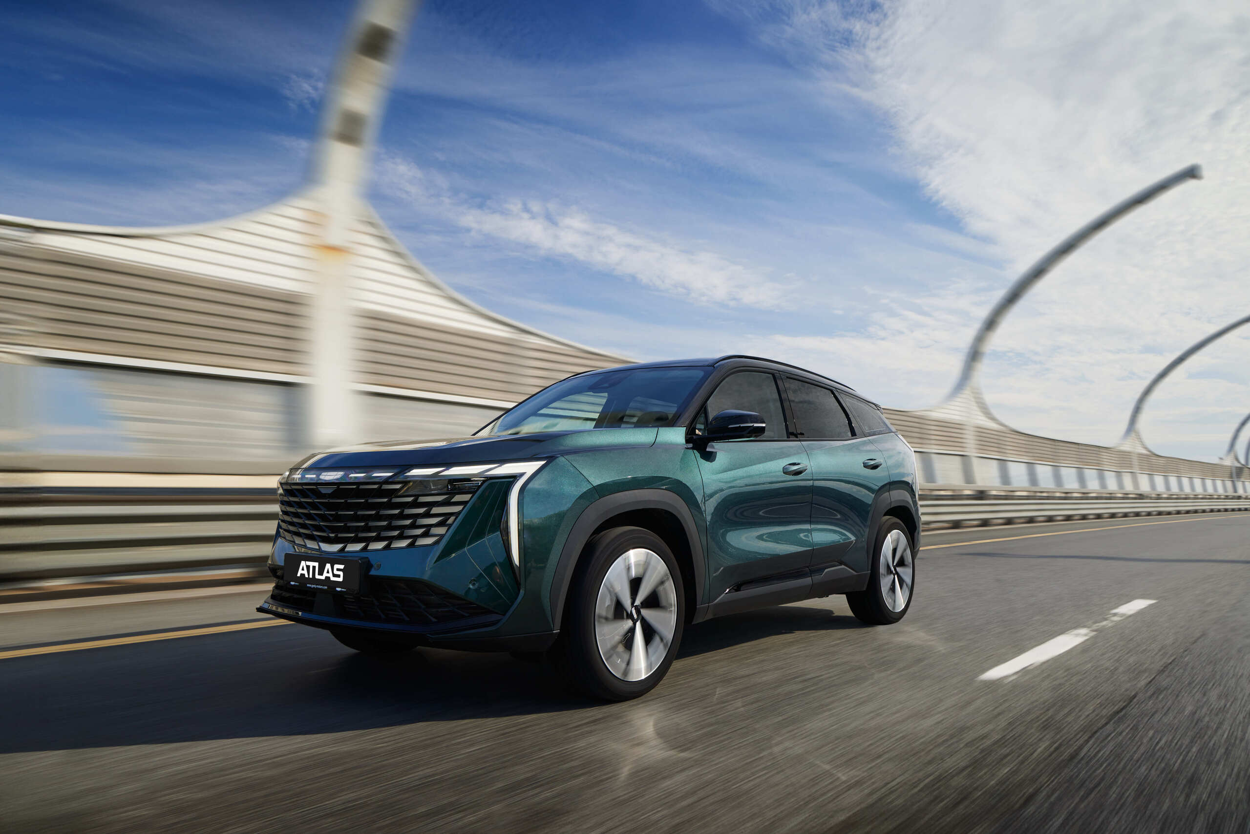 За Рулем: Geely Atlas разгромил Dongfeng Huge в сравнительном тесте