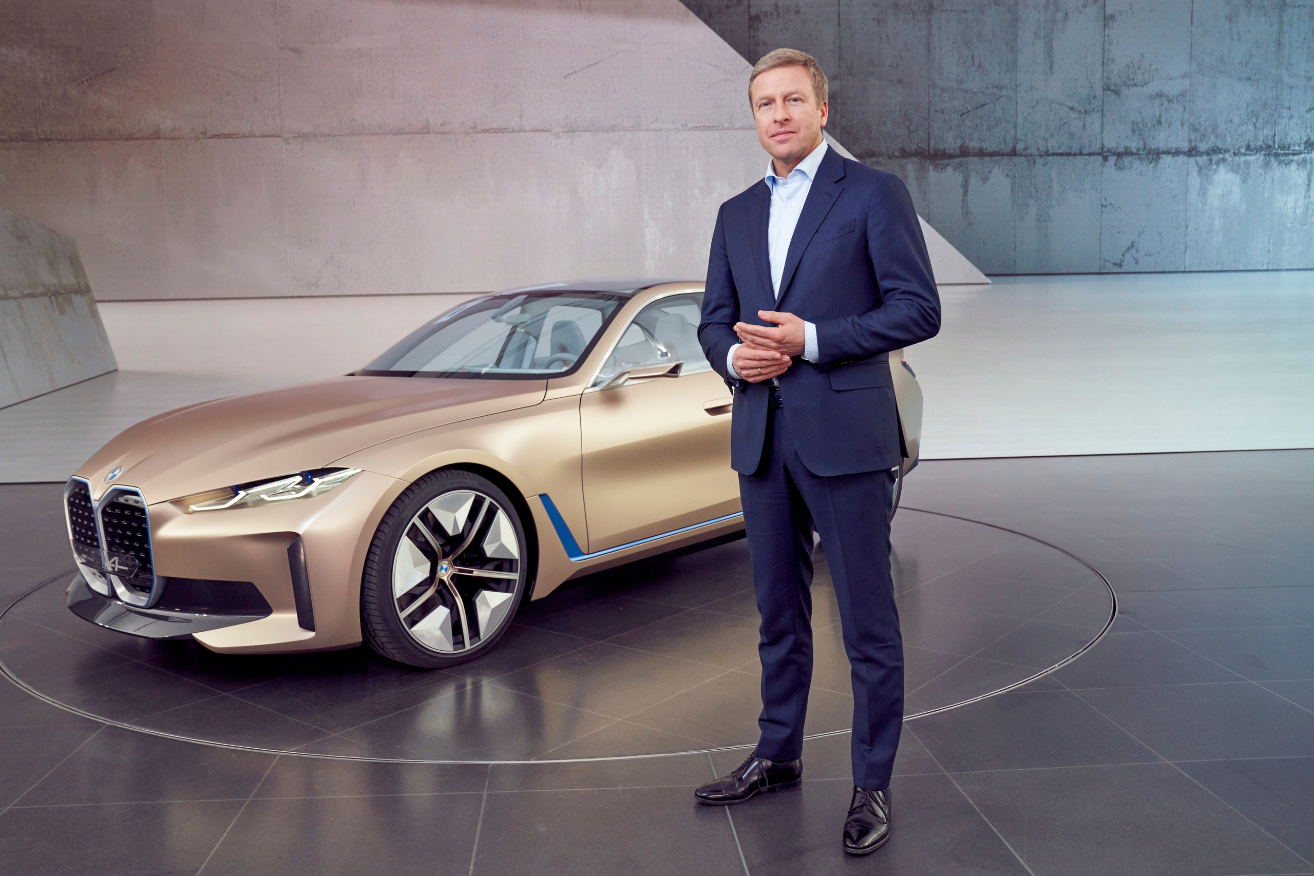 Архитектор электрической революции BMW Оливер Ципсе покинул баварский концерн