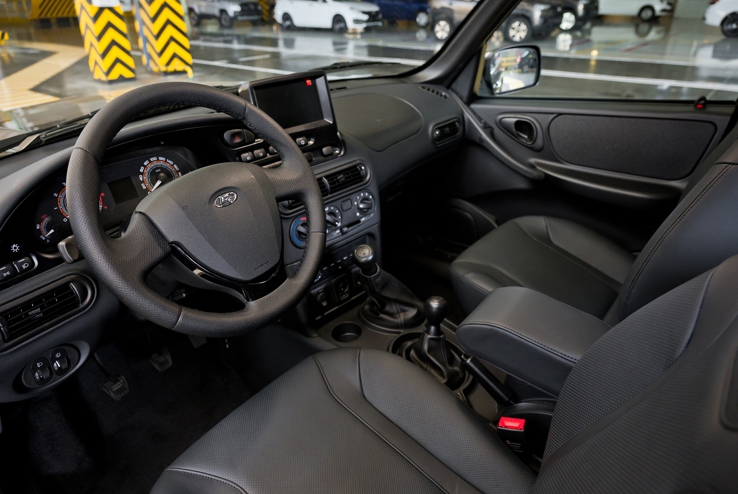 АвтоВАЗ представил Lada Niva Travel с изысканными материалами отделки