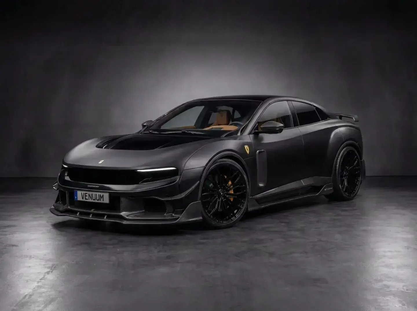Арабские тюнеры из Venuum превратили новый Ferrari Luce в японский седан из 90-х