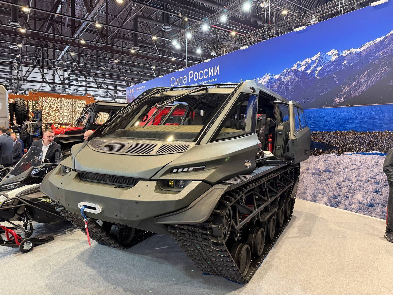 Отечественный вездеход Visuva T8 показали на ПМЭФ