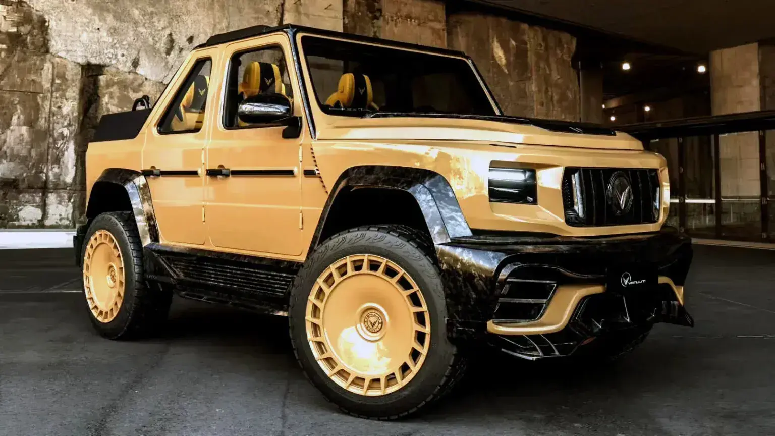 Тюнеры из Venuum показали лимитированный открытый G-Class с квадратными фарами