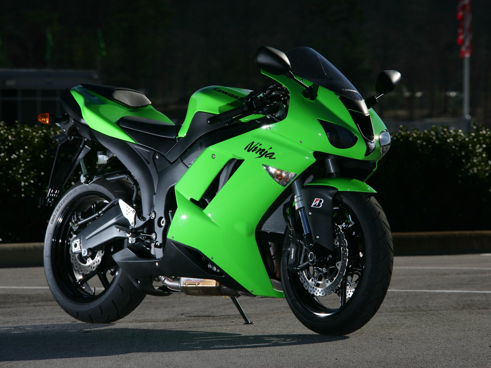 В Белоруссии обнаружили Kawasaki ZX-6R, украшенный 15 килограммами стразов