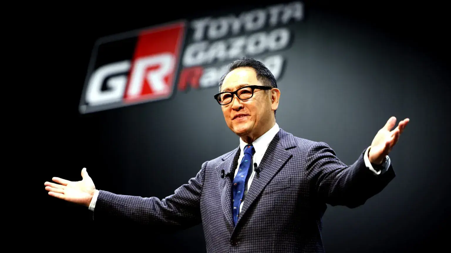 Глава Toyota признался, что боится полностью электрического будущего в автопроме