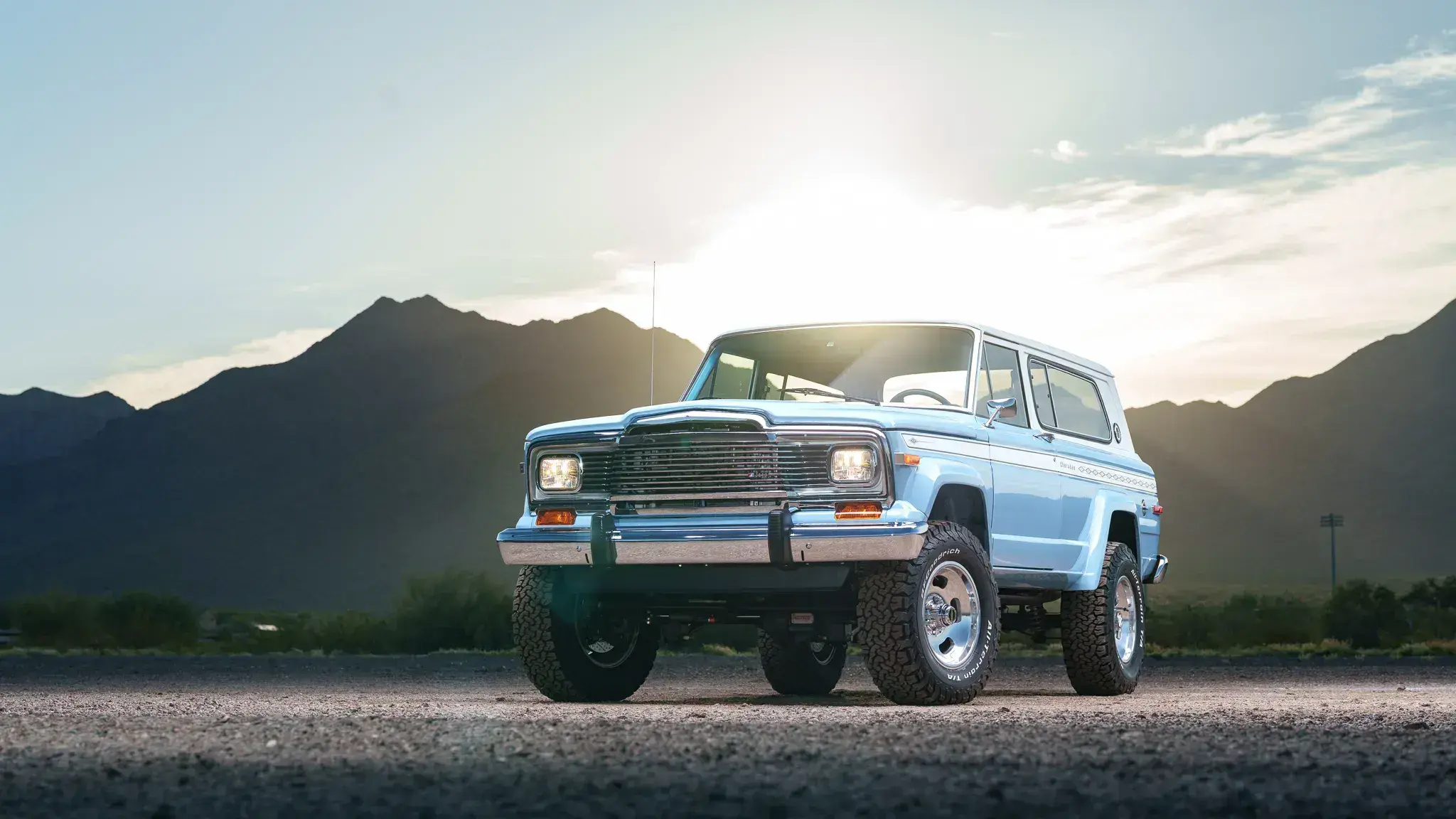 Jeep Cherokee Chief 1979 года оснастили 9-литровым V10 и механикой