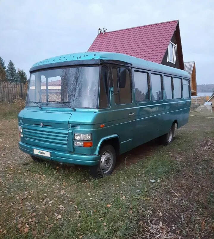 В продаже появилась передвижная сапожная мастерская со встроенным баром