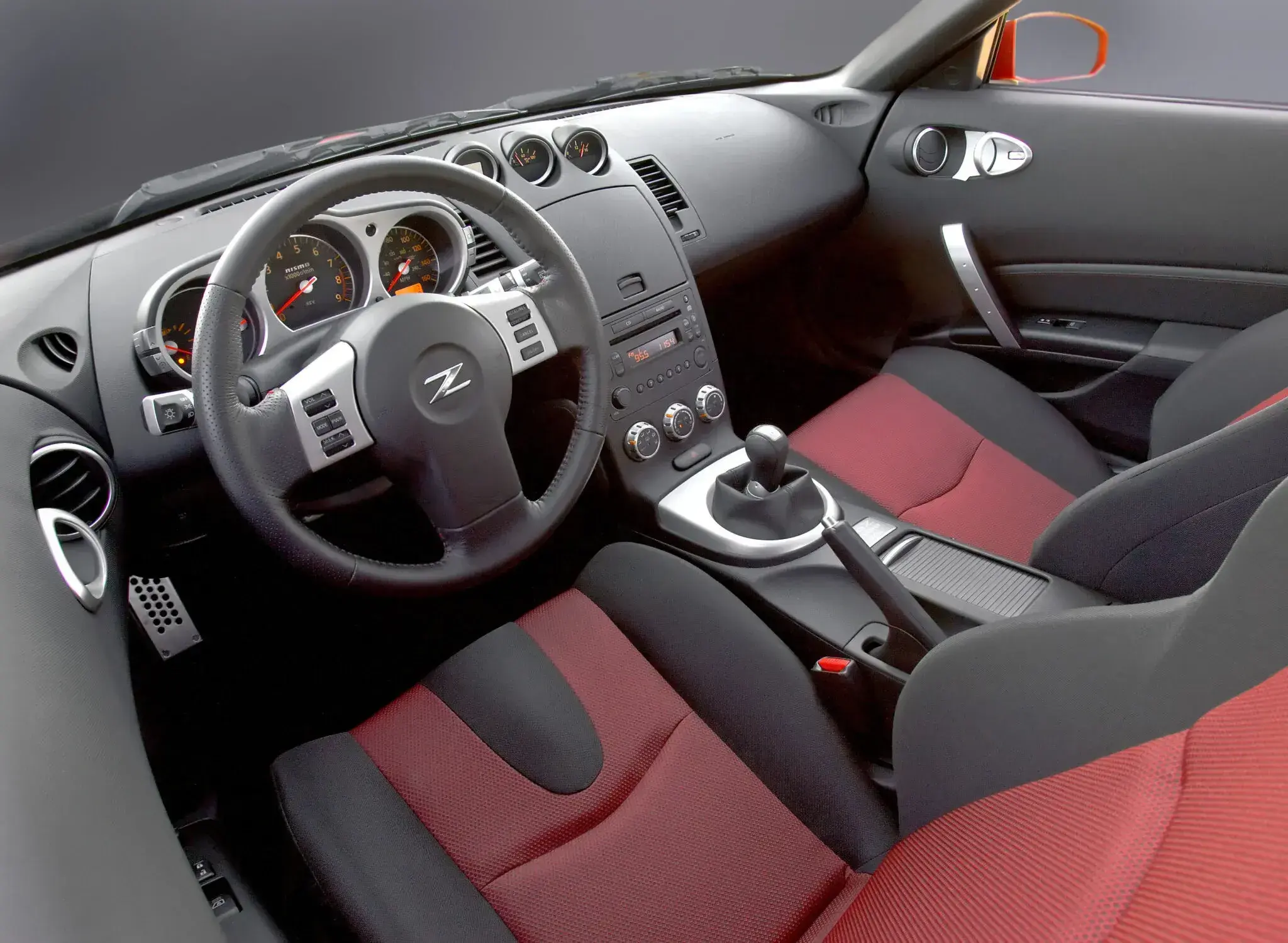 85-летний американец разогнал Nissan 350Z до 177 км/ч и получил обвинение в гонках