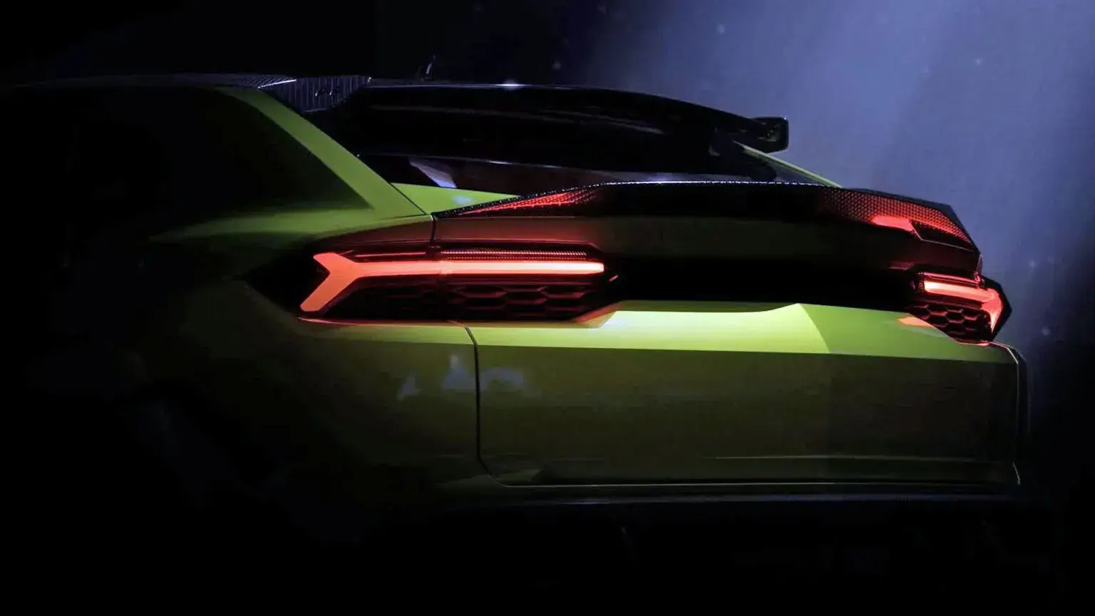 Самую мощную версию кроссовера Urus в истории Lamborghini покажут 1 июля