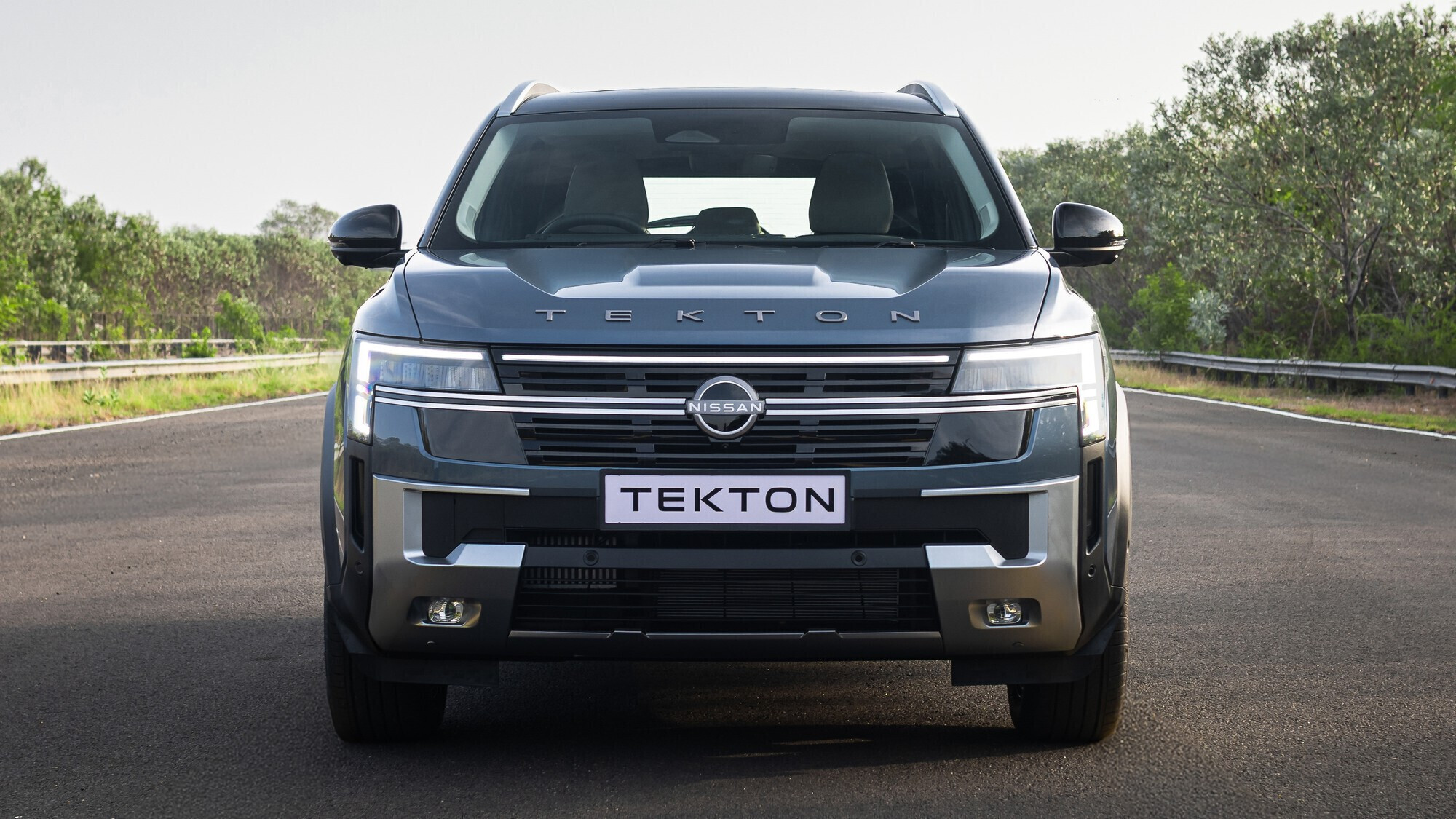 Nissan представил похожий на Patrol кроссовер Tekton
