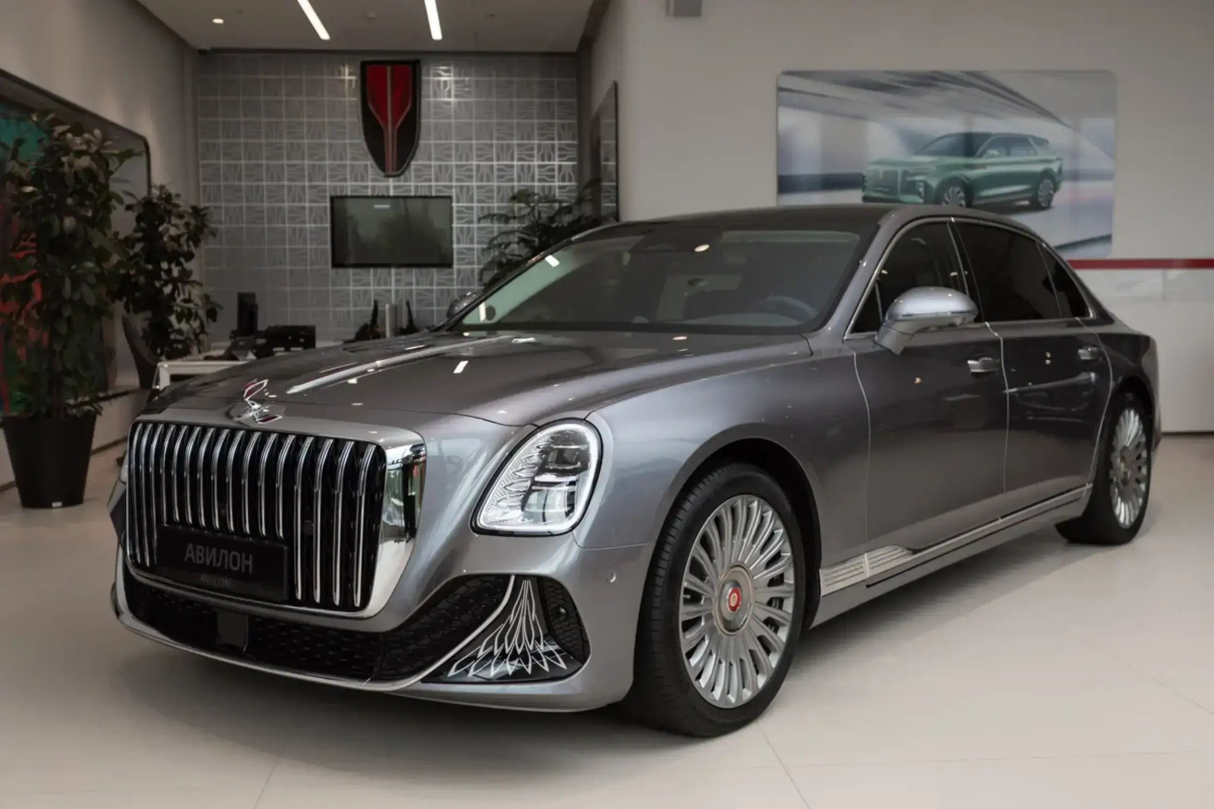 У российского дилера появился китайский Hongqi Guoya стоимостью 28 млн рублей